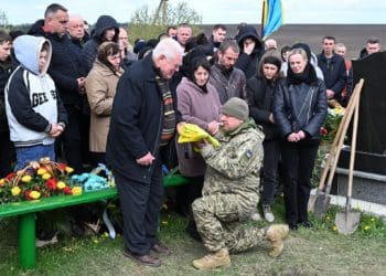 З військовими почестями в останню дорогу провели захисника Василя Друзюка на Лановеччині