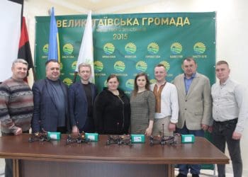 Учасники театрального колективу Великогаївської громади завдяки виставі зібрали на ЗСУ 60 тисяч