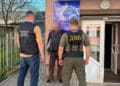 Хотів “допомогти” з оформленням паспортів: через отримання хабаря затримали чортківчанина
