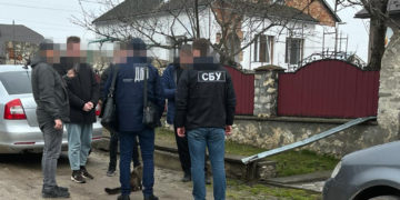 Ще один митник у Тернополі отримав підозру – за хабар у майже сто тисяч