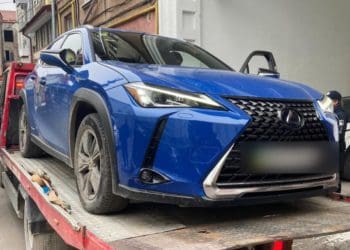 У центрі Тернополя водійка вчинила ДТП і повідомила патрульних, а проходити алкотест відмовилась