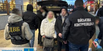 У Тернополі судитимуть 2 осіб, які за 9 тис. доларів допомагали втекти з країни