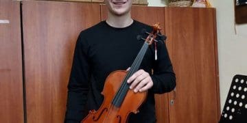 Студент Тернопільського музичного коледжу отримав подарунок від Kalush Orchestra