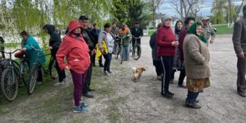 Продуктові набори жителям прифронтового села відправили волонтери з Тернополя