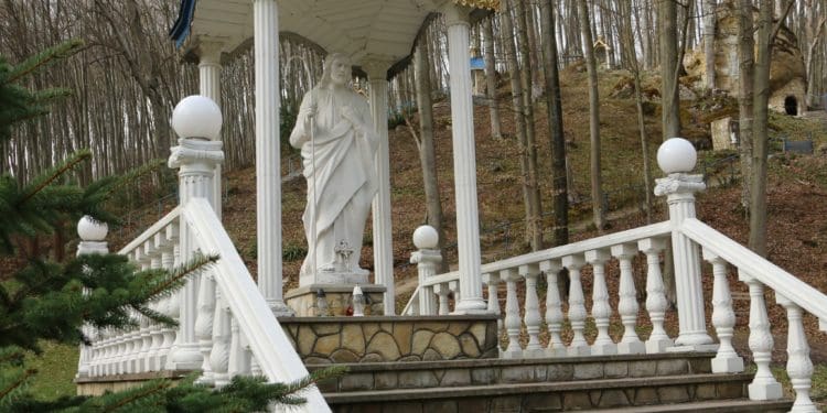 Тернопільщина туристична: Урочище «Монастирок» в селі Лісники