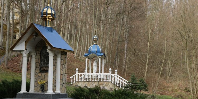 Тернопільщина туристична: Урочище «Монастирок» в селі Лісники