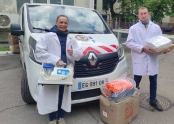 Волонтери з Тернополя доправили реанімобіль для ЗСУ