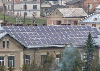 Сонячні панелі допомогли зекономити 75 тисяч гривень лікарні на Тернопільщині