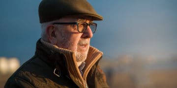 Ростив, дбав, допомагав, а я прийшлося – чужий дядько