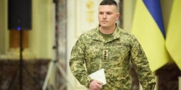 Знищив десять піхотинців,  БМД та БМП будучи пораненим: Президент нагородив Героя з Тернопільщини