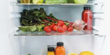 Як правильно заморожувати продукти в морозильній камері