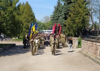 Останній земний шлях пройшли захисники Сергій Коновал і Тарас Петришин у Тернополі (Відео)