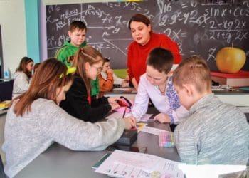 Школи Тернопільщини заповнені приблизно на 57%