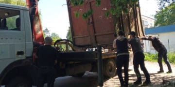 деионтували контейнер