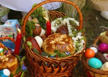 освячують кошик