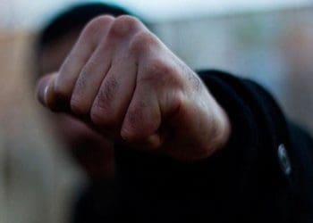 побив односельця