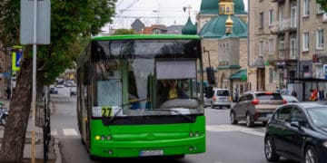 громадський транспорт