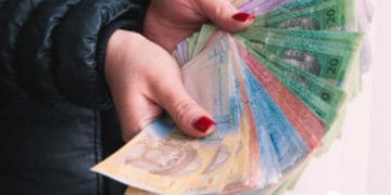 втратила гроші