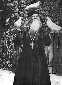 12 травня Православна Церква вшановує великого старця, цілителя, преподобного Амфілохія Почаївського 