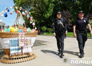 поліція Великдень