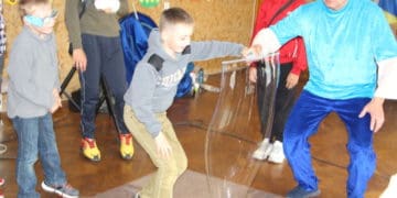 Поліція охорони подарувала дітям свято: бульбашкове шоу, солодощі та незабутні враження