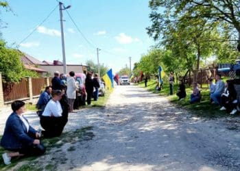 Великобірківська громада на колінах зустріла Героя Євгена Сиротюка