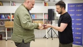 Вручення нагороди, фото ТНПУ