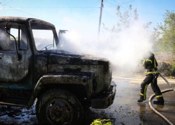 горить вантажівка