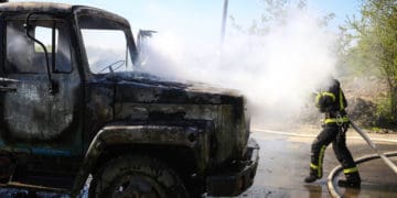 горить вантажівка