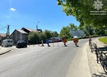 На кілька днів перекрито рух через “горбатий” міст у Тернополі