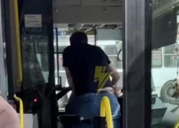 Тернопільські копи розшукують неадекватного чоловіка, який побив водія маршрутки