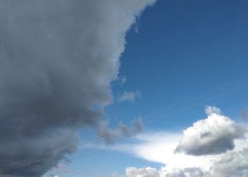 хмарно з проясненням