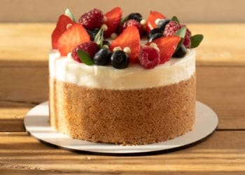 Чим можна прикрасити торт, крім мастики