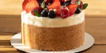 Чим можна прикрасити торт, крім мастики