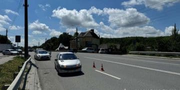 беребігала дорогу і потрапила під колеса авто у Великій Березовиці
