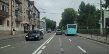 На Збаразькій у Тернополі знову чотири смуги