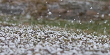 Про можливий град попереджають синоптики жителів Тернопільщини