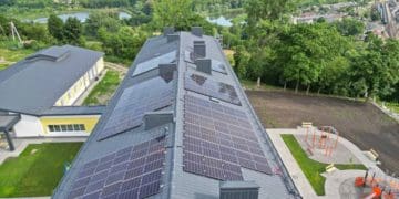 Сонячну електростанцію за грантові кошти встановили у будинку для переселенців у Чорткові