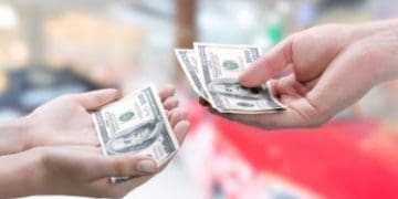 Жителька Борщівської громади відповідатиме за шахрайство – брала гроші за послуги за кордоном