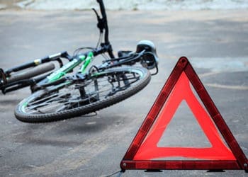 У Тернополі пасажир травмував велосипедиста, коли відкривав задні двері авто