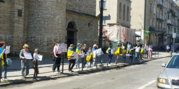 Мирна акція за чіткі терміни служби