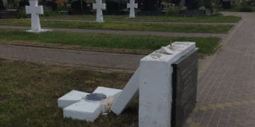 Один із хрестів Меморіалу Українських січових стрільців у Тернополі пошкодили невідомі
