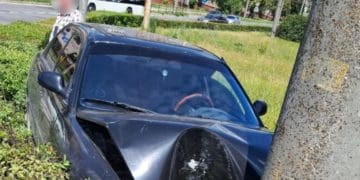 У Тернополі п’яний водій в обід врізався у стовп