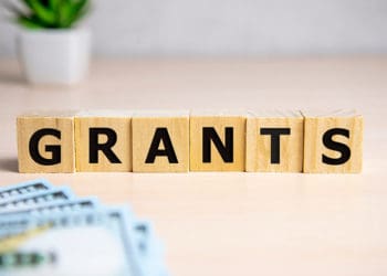 Грант на розвиток чи відновлення власної справи можуть отримати жителі Тернопільської громади