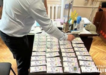 У Тернополі викрили посадовця, який брав гроші зі спортсменів за довідки