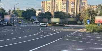 Нанесли нову розмітку на великій кільцевій розв’язці у Тернополі