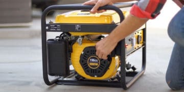 Тернопільські поліцейські попередили про шахраїв, які заробляють на вимкненні електрики