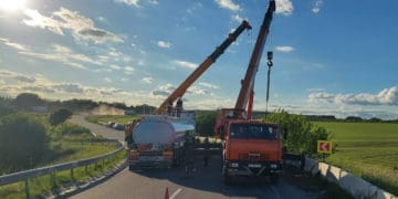 У вихідні на Тернопільщині перекинулась цистерна з пальним