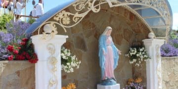 Перша Свята Літургія біля джерела "Божої Любові" у Кип'ячці, фото зі сторінки Олега Кохмана у Фейсбук