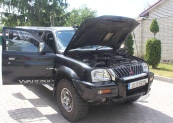 У громаді під Тернополем зібрали гроші на авто для батька та сина, які воюють на передовій